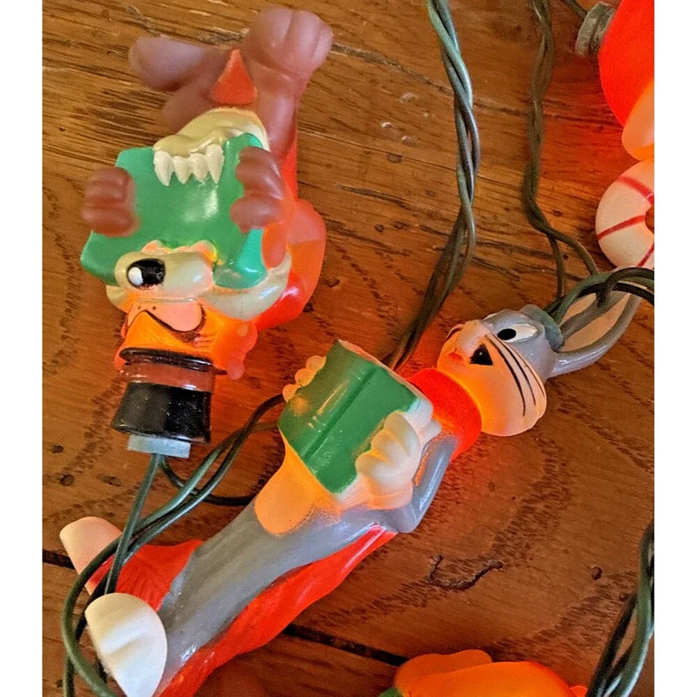 Vintage Minami Looney Tunes Holiday 10 Lights Set, Taz, Bugs, Tweety, Sylvester